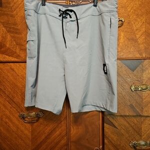Bearded Goat Swim Hiking Gray Cargo Style Size Medium Shorts with Drawstring